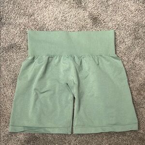 Nvgtn green pro short